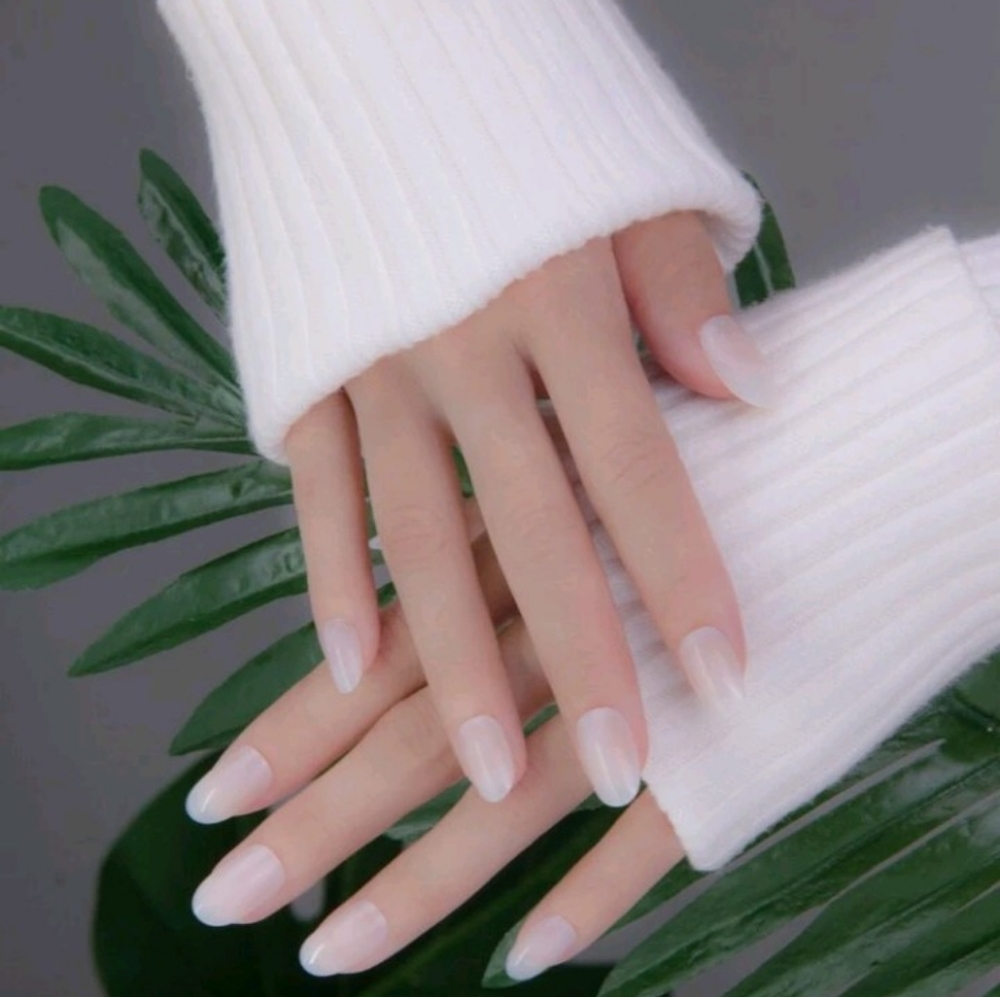 White short oval press On Nails